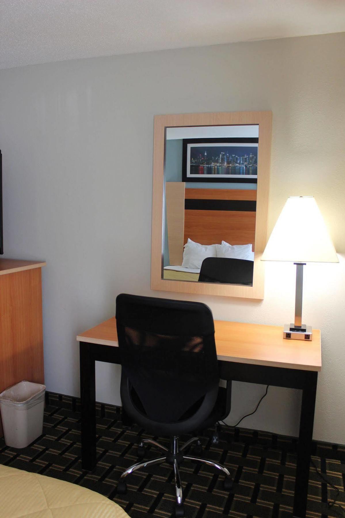 Baymont By Wyndham North Dartmouth Fall River Extérieur photo